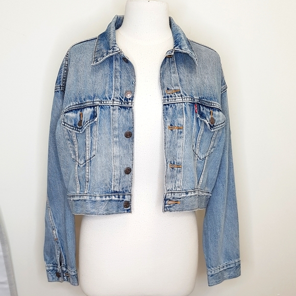 Size M Levi's cropped jean jacket - Picture 2 of 4
